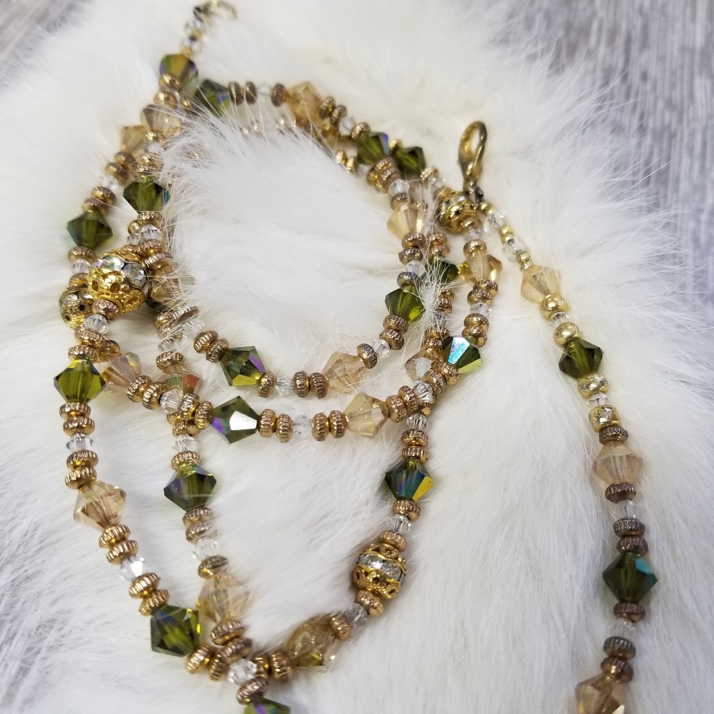 Gorgeous crystal beaded necklace